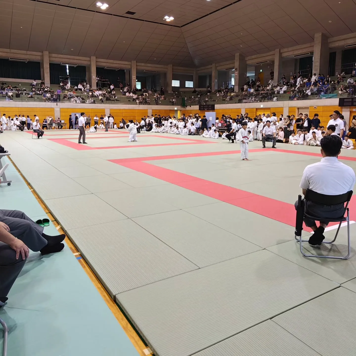 今日は諫早市の少年柔道大会に、少し緊張した顔の選手たちが小野...